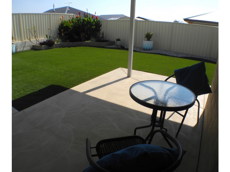 9 Robusta Road, Eaton WA 6232