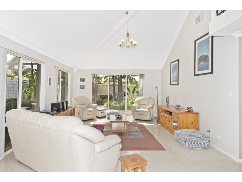 9 Hudson Drive, Dudley Park WA 6210