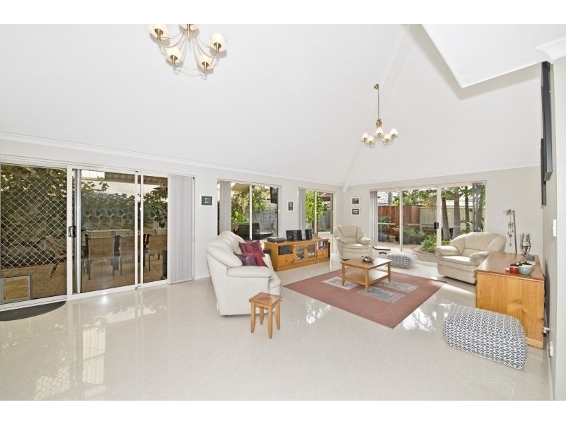 9 Hudson Drive, Dudley Park WA 6210