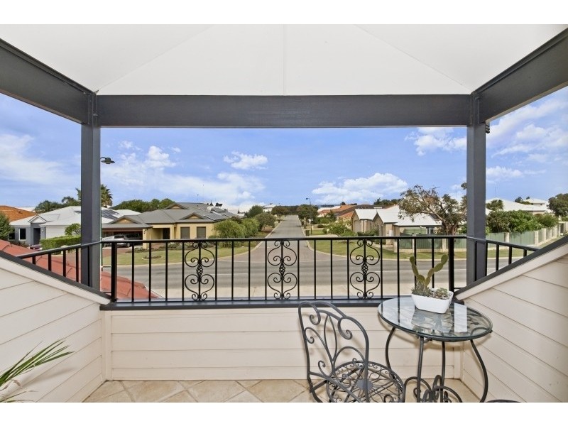 9 Hudson Drive, Dudley Park WA 6210