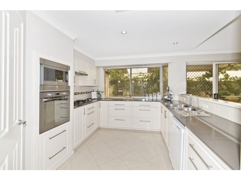 9 Hudson Drive, Dudley Park WA 6210