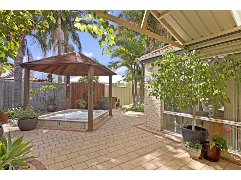 9 Hudson Drive, Dudley Park WA 6210