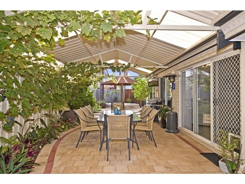 9 Hudson Drive, Dudley Park WA 6210