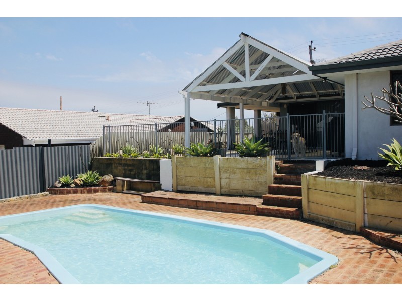 18 Simpson Drive, Padbury WA 6025