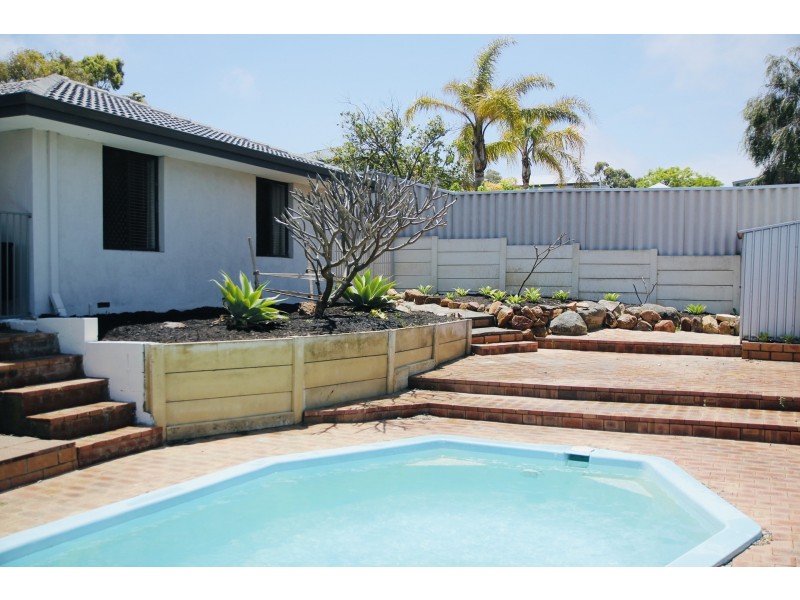 18 Simpson Drive, Padbury WA 6025