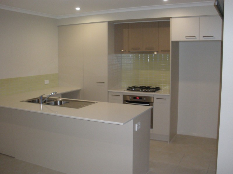 A&B/14 Tarwhine Place, Mountain Creek QLD 4557