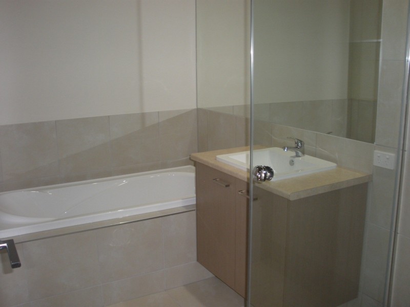 A&B/14 Tarwhine Place, Mountain Creek QLD 4557