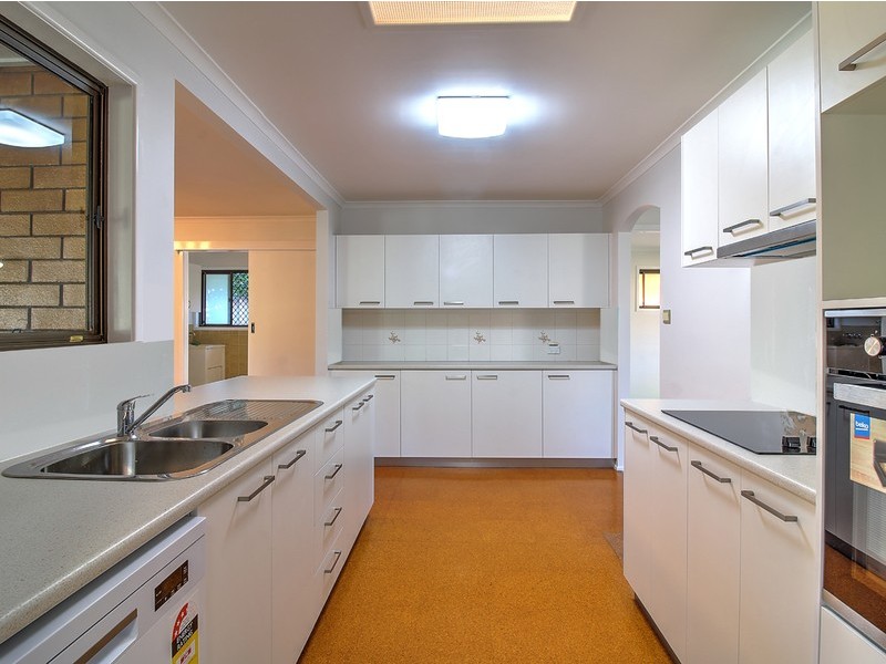 50 Banwell Cres, Carindale QLD 4152