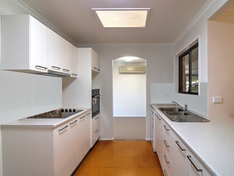 50 Banwell Cres, Carindale QLD 4152