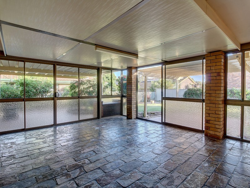 50 Banwell Cres, Carindale QLD 4152