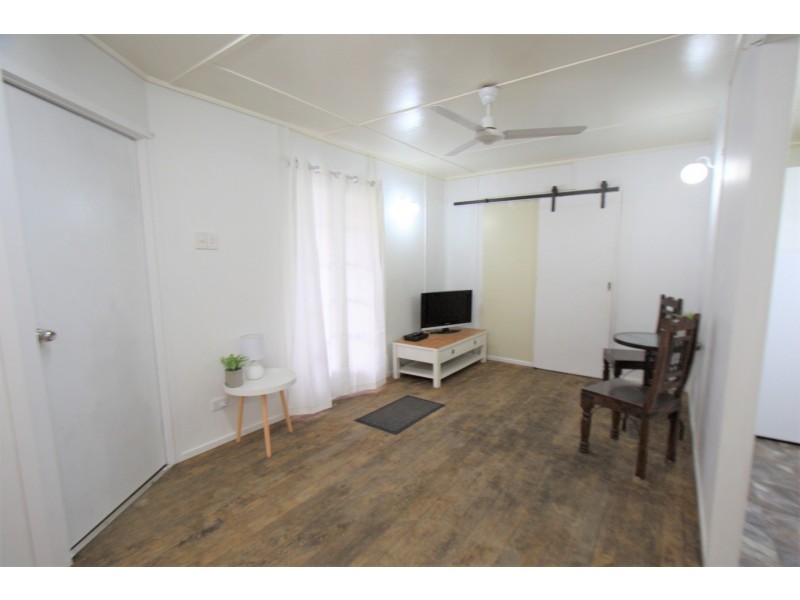 262 Farm Street, Kawana QLD 4701