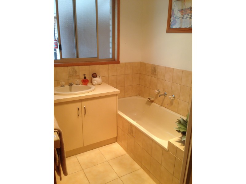 12 Stewart Street, Numurkah VIC 3636