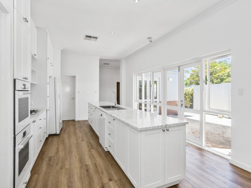 81 Hawkstone Street, Cottesloe WA 6011