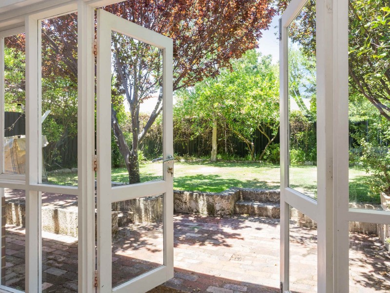 81 Hawkstone Street, Cottesloe WA 6011