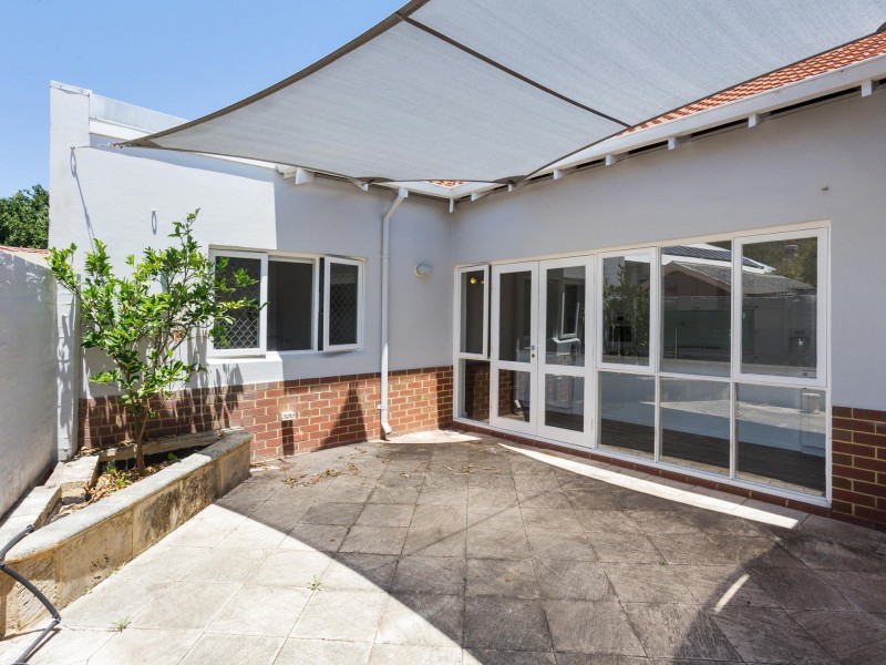 81 Hawkstone Street, Cottesloe WA 6011