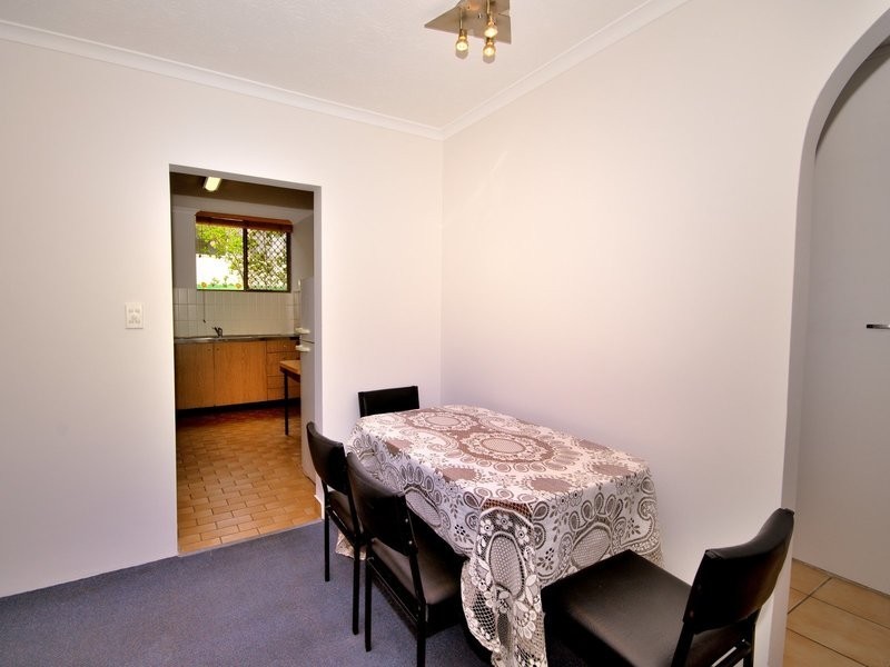 4/24 Underhill Av, Indooroopilly QLD 4068