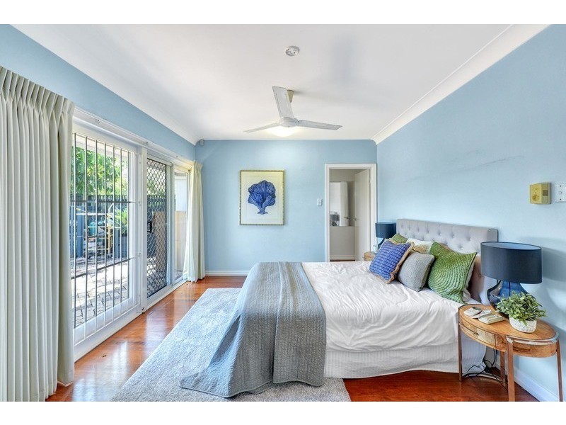 60 Meiers Rd, Indooroopilly QLD 4068