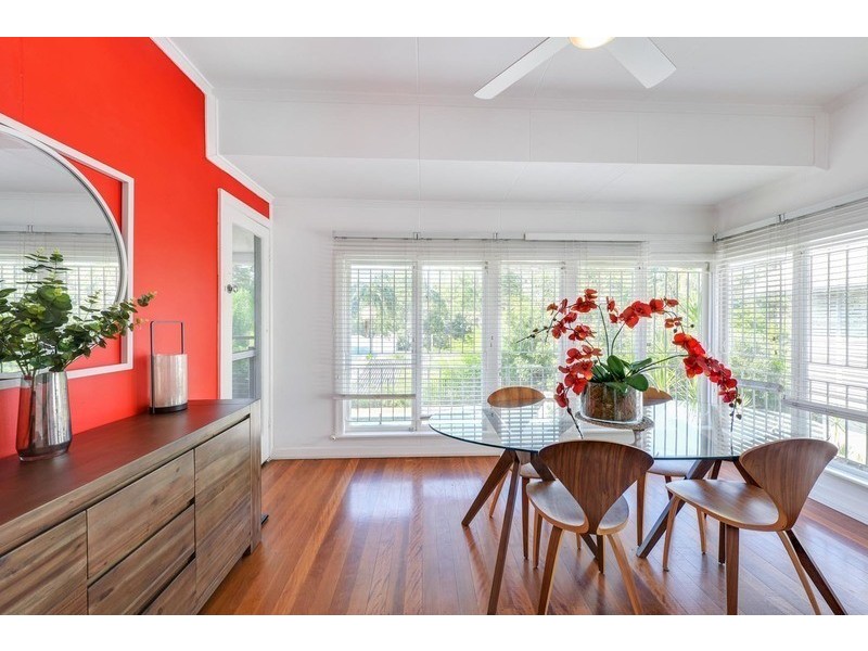 60 Meiers Rd, Indooroopilly QLD 4068