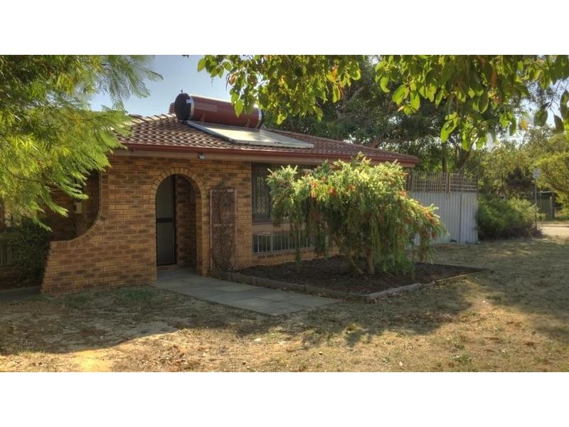 8 Jubilee Road, Forrestfield WA 6058