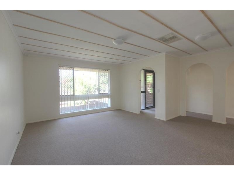 8 Jubilee Road, Forrestfield WA 6058