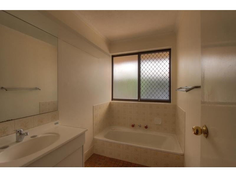 8 Jubilee Road, Forrestfield WA 6058