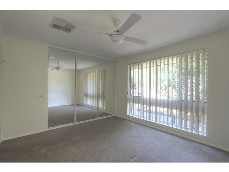 8 Jubilee Road, Forrestfield WA 6058