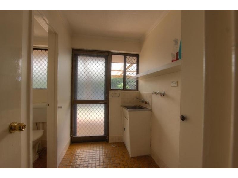 8 Jubilee Road, Forrestfield WA 6058