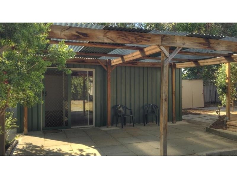 8 Jubilee Road, Forrestfield WA 6058