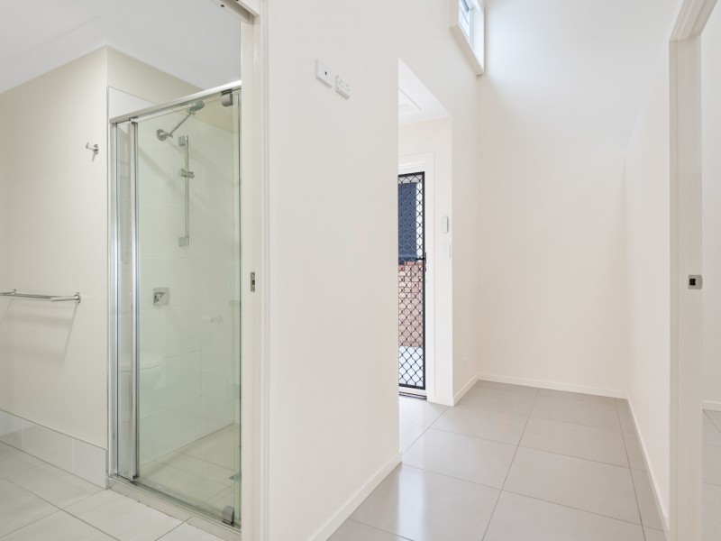 1/14 Raelene Terrace, Springwood QLD 4127