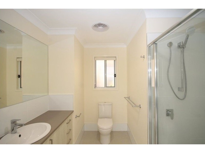 1/14 Raelene Terrace, Springwood QLD 4127