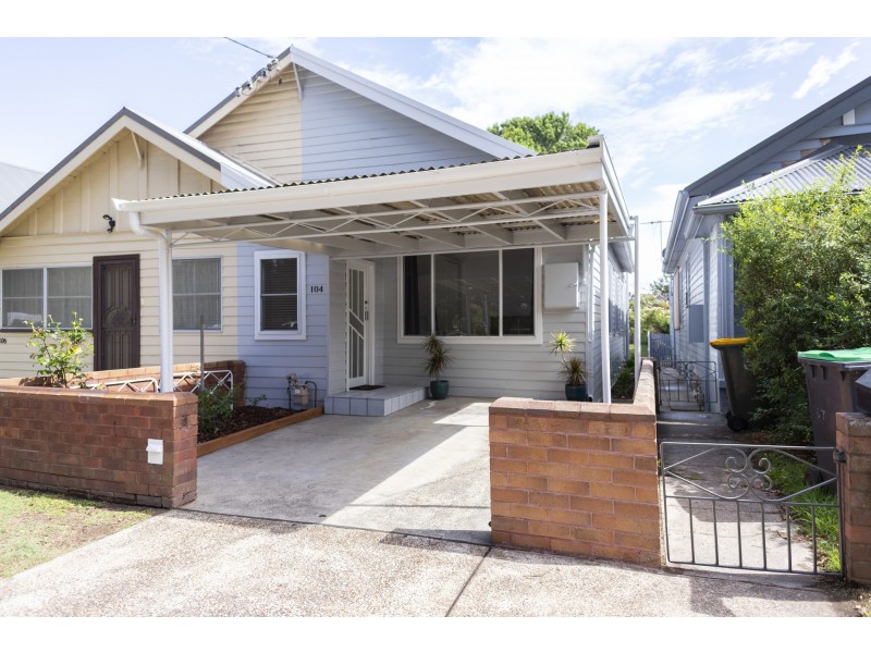 104 Lindsay Street, Hamilton NSW 2303