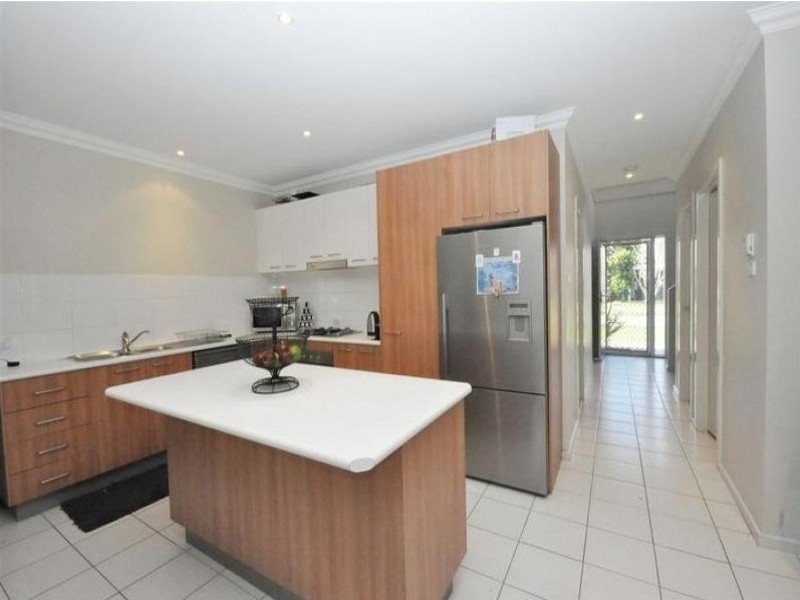 8 Viewbank Circuit, Roxburgh Park VIC 3064