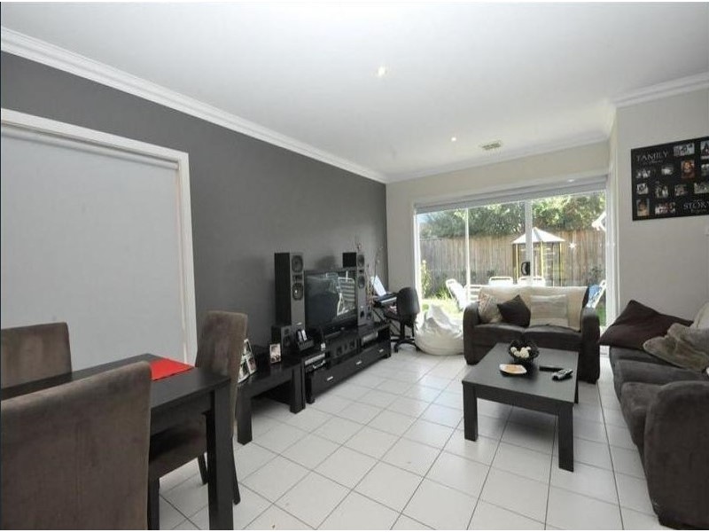 8 Viewbank Circuit, Roxburgh Park VIC 3064