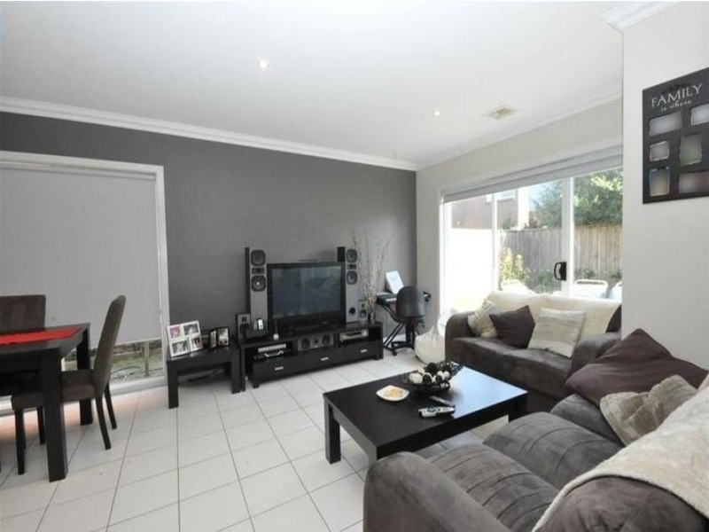 8 Viewbank Circuit, Roxburgh Park VIC 3064