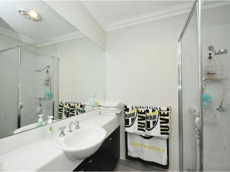 8 Viewbank Circuit, Roxburgh Park VIC 3064