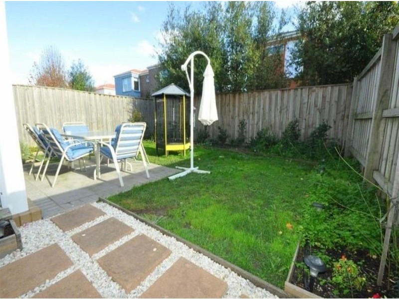 8 Viewbank Circuit, Roxburgh Park VIC 3064