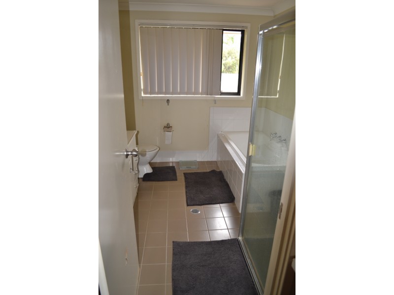 18 O’Neille Crescent, Lurnea NSW 2170