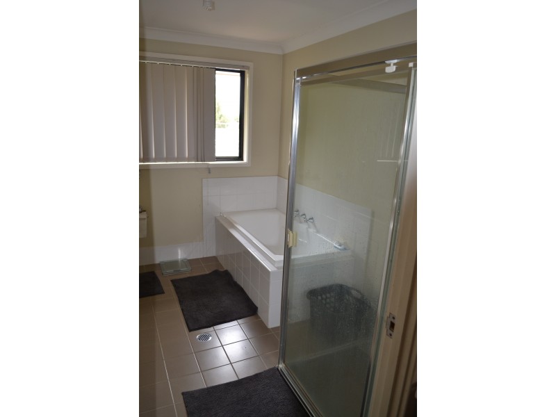 18 O’Neille Crescent, Lurnea NSW 2170