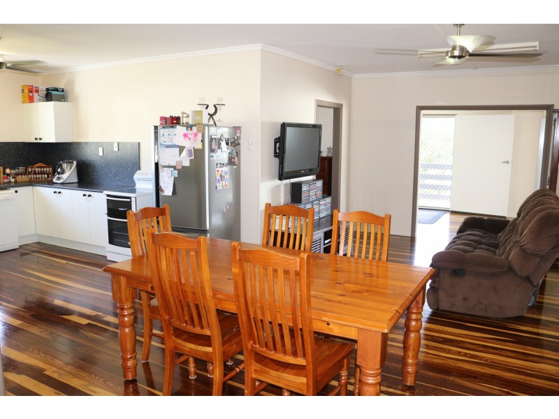 8 Belvedere Avenue, Belvedere QLD 4860