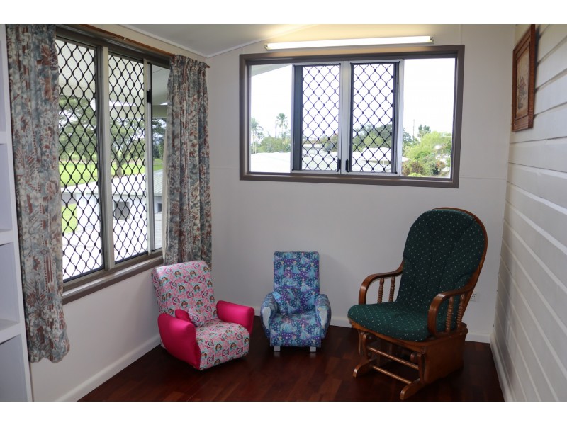 8 Belvedere Avenue, Belvedere QLD 4860