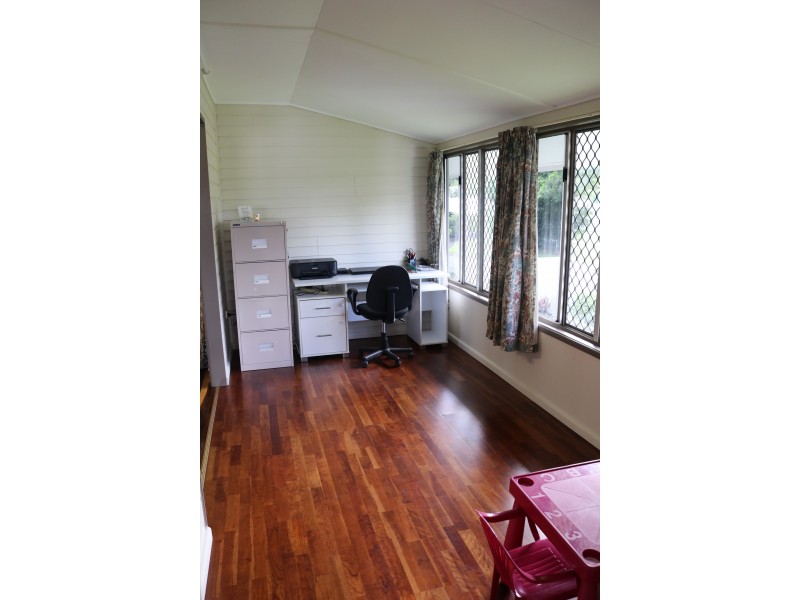 8 Belvedere Avenue, Belvedere QLD 4860