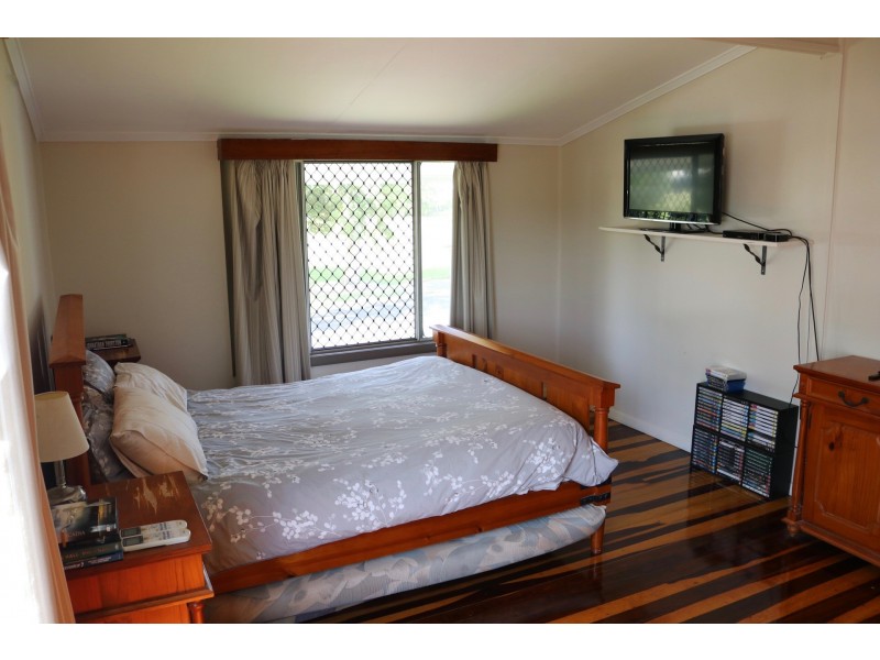 8 Belvedere Avenue, Belvedere QLD 4860