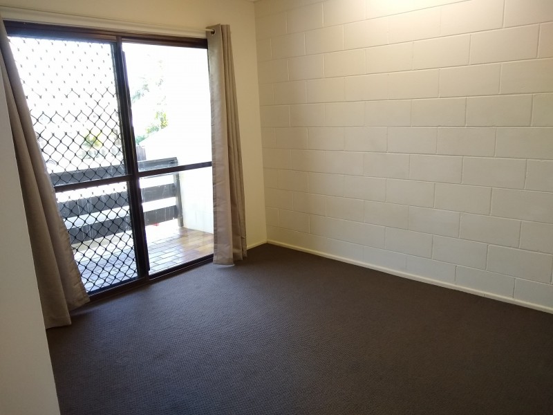 2/5 Pioneer Street, Manoora QLD 4870