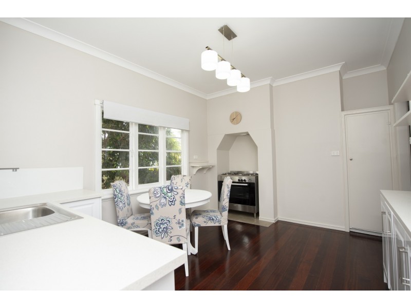 11 Lowe Street, Carey Park WA 6230