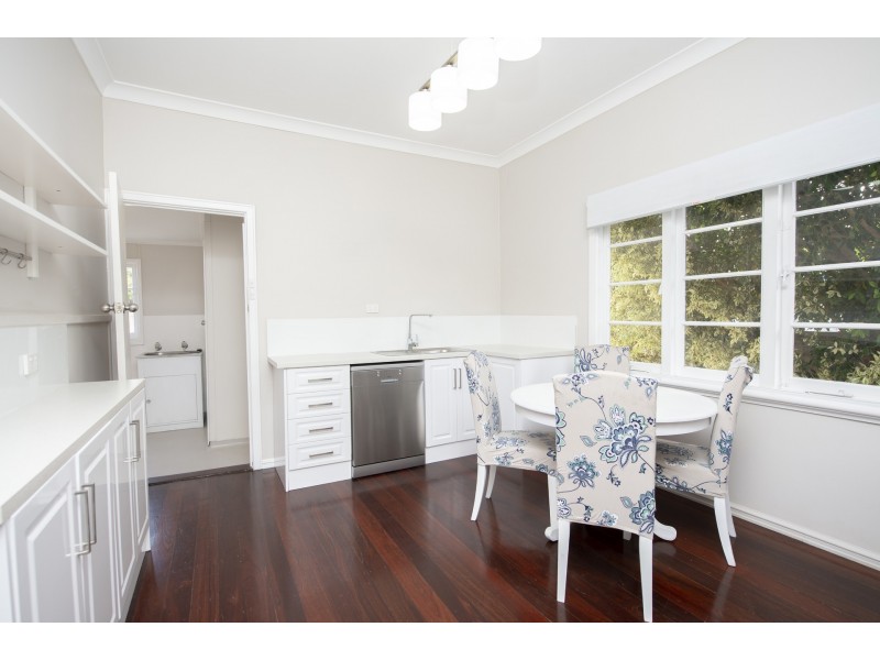 11 Lowe Street, Carey Park WA 6230