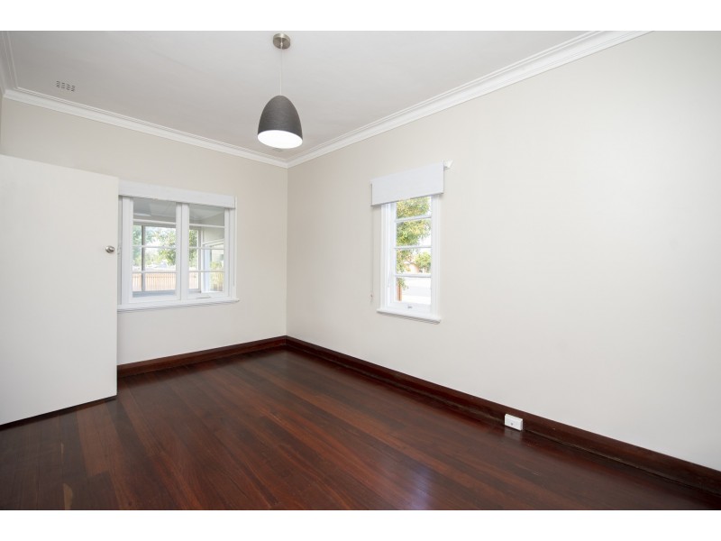 11 Lowe Street, Carey Park WA 6230