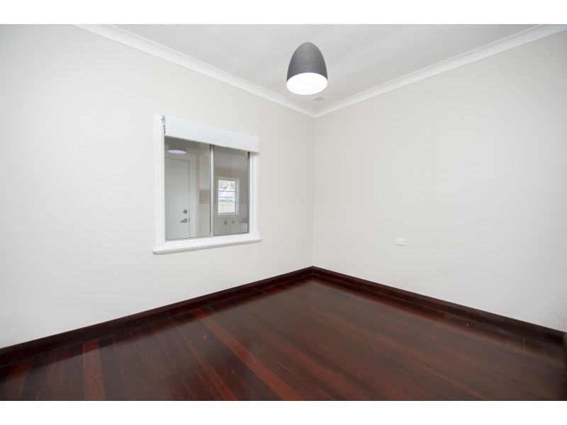 11 Lowe Street, Carey Park WA 6230