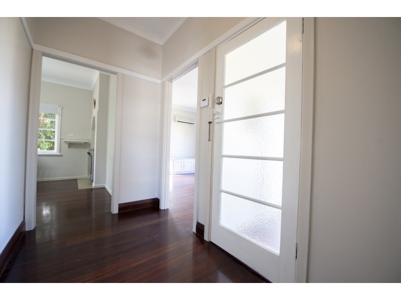 11 Lowe Street, Carey Park WA 6230