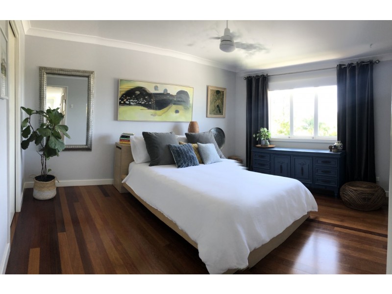 11 Euree street, Kenmore QLD 4069