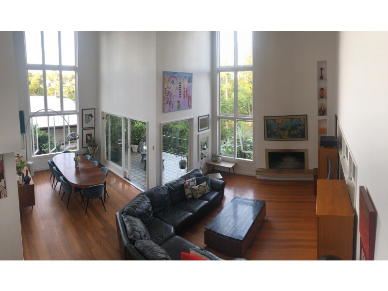 11 Euree street, Kenmore QLD 4069